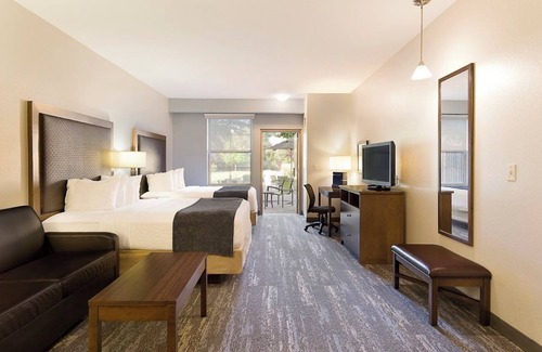 Pierre Hotel | Clubhouse Hotel & Suites Pierre