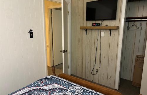 East Stroudsburg Ski Chalet | Clubhouse Lakeview Chalet