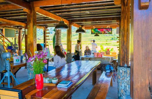 Mu Cang Chai House | Clubhouse Mebayluon Paragliding-Homestay, Bay dù lượn, Bể bơi, Sân cỏ, Cắm trại