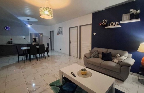 Macouria House | Clubs with 4 Hearts