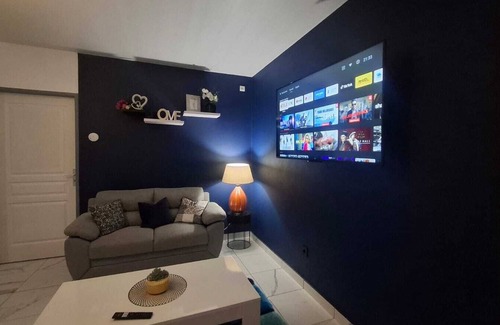 Macouria House | Clubs with 4 Hearts