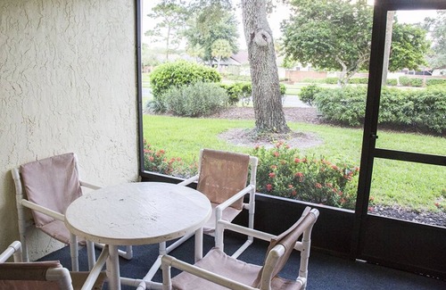Ventura Condo | 🐬Clubview Country Club Condo w/ 18-hole Golf Course, picnic area, tennis courts & more!🐬