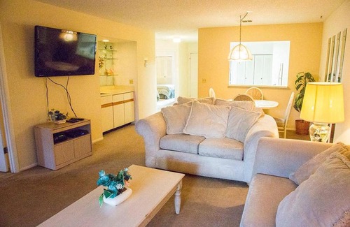 Ventura House | Clubview Country Club Condo