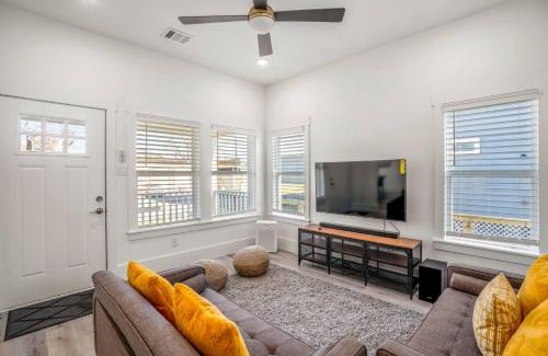 Greater East End House | Clutch City Super-Luxe at East Downtown