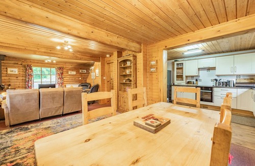Pentrefelin Cottage | CLWYD 3, family friendly, character holiday cottage in Llandeilo