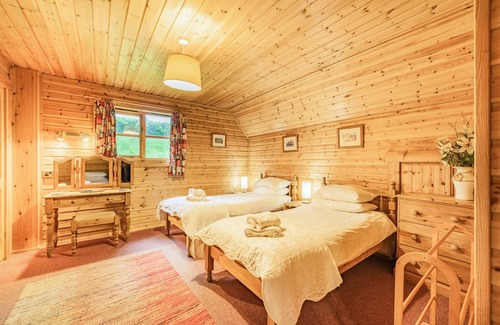 Pentrefelin Cottage | CLWYD 3, family friendly, character holiday cottage in Llandeilo