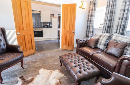 Trefnant House | CLWYD COTTAGE, pet friendly, luxury holiday cottage in St Asaph
