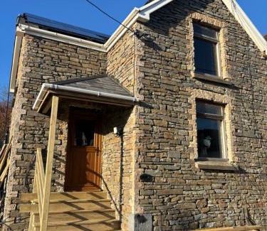 Llanelli House | Clydach Cottages