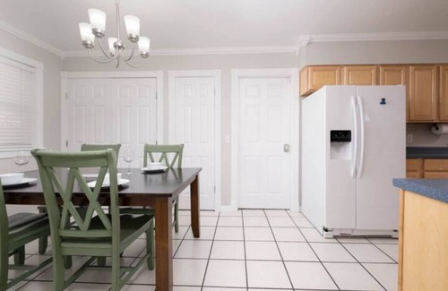 Amarillo House | Clyde's Cottage