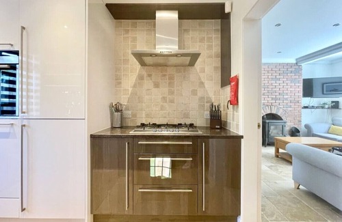Glasgow House | Clyde Villa Apartment