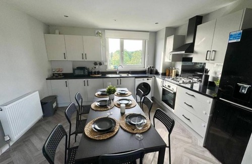 Clydebank Apartment | ClydeBank Brand new 3BDR Home, Glasgown