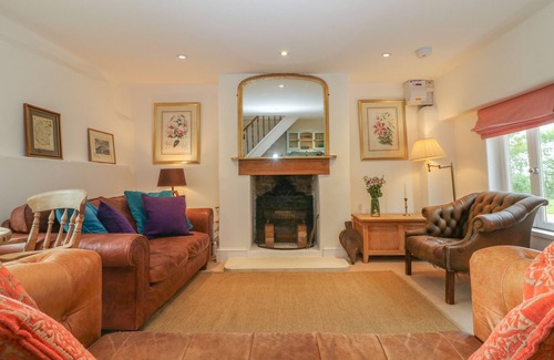 Cliffe Pypard Cottage | CLYFFE COTTAGE, romantic, character holiday cottage in Clyffe Pypard