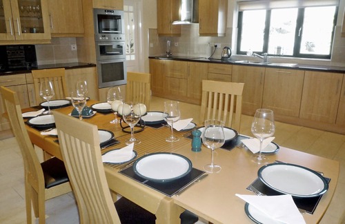 Carraroe Ski Chalet | Cnocán Na Cuaigh Holiday Home