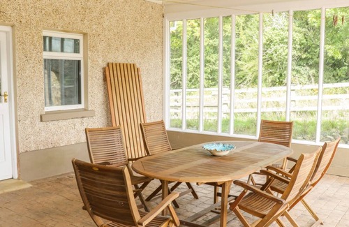 Carrigallen Cottage | CNOC SUAN, pet friendly, with open fire in Aughavas, County Leitrim