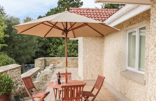 Carrigallen Cottage | CNOC SUAN, pet friendly, with open fire in Aughavas, County Leitrim