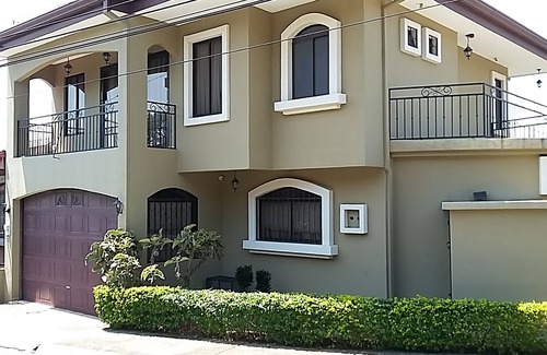 San Pablo de Heredia House | CntralVally View TwnHouse 3bd/2.5bth,Cntral A/C & Hot Water-Wlk to UNA Univrsity