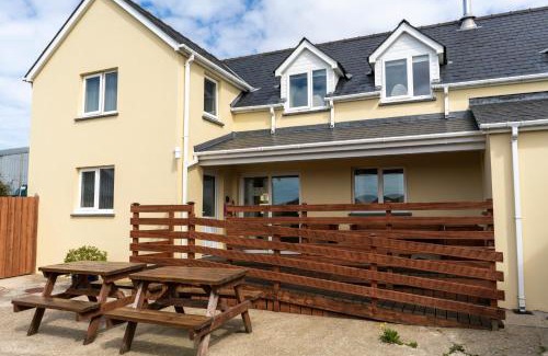 Tan-y-groes House | Cnwc Y Boidy Llangrannog