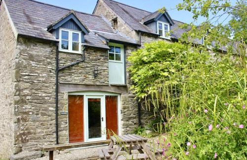 Tremain House | Coach House - 5 minutes from stunning beaches of Cardigan Bay