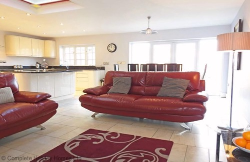 Gosport House | Coach House - a house that sleeps 8 guests in 4 bedrooms