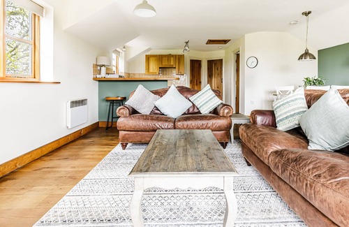Cymau Cottage | Coach house apartment with balcony