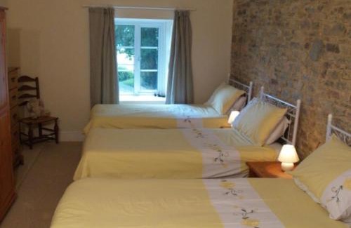 Black Torrington Apartment | Coach House Cottage