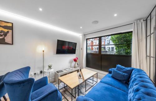 Bruce Grove House | Coach House