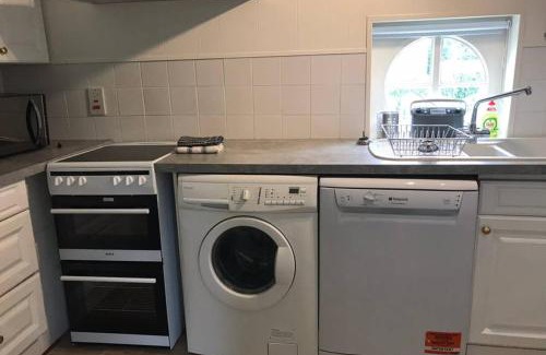 Aylesbury Apartment | Coach House