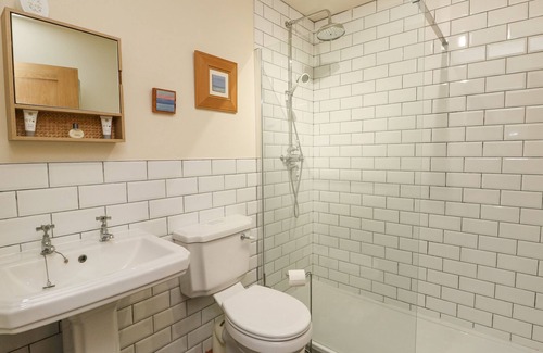 Hendrerwydd Cottage | COACH HOUSE, pet friendly, country holiday cottage in Trefnant