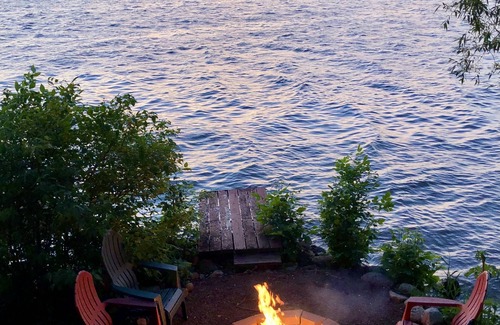 Solon Mills House | Coach House Wonder Lake! Ideal for Families and Remote Workers!