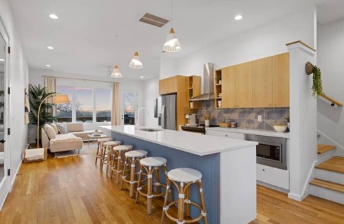 East Ridge House | Coachella -An Atomic Ridge Home