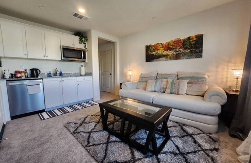 Coachella House | Coachella Getaway-Casita Only | Sleeps4 | SmartTV