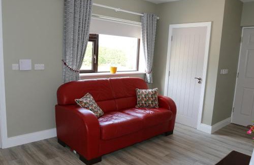 Castleblayney Apartment | Coaches Corner - Accessible Self-Catering Guest Suite - 5 Minutes from town - Singles or Super-King