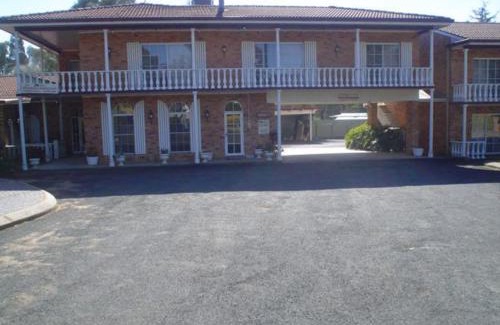 Coonabarabran Hotel | Coachmans Rest Motor Lodge