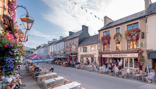 Kenmare Hotel | Coachmans Townhouse Hotel