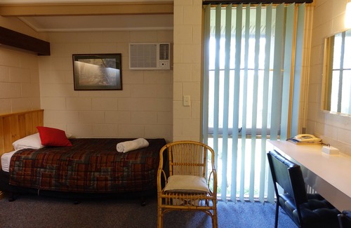 Korumburra Hotel | Coal Creek Motel