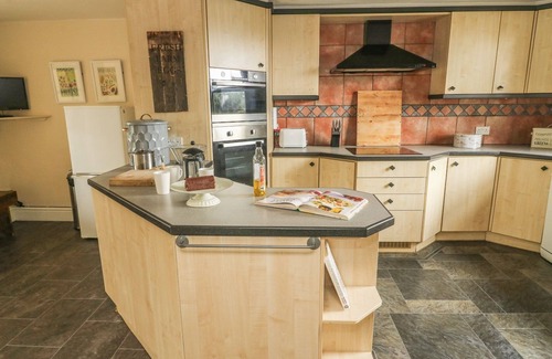 Fence Cottage | COARS FARM, pet friendly, character holiday cottage in Long Preston