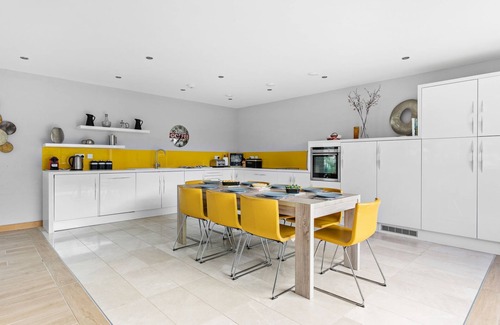Challaborough House | Coast at Beachdown - a house that sleeps 9 guests in 4 bedrooms
