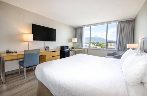 Chilliwack Proper Village West Hotel | Coast Chilliwack Hotel by APA