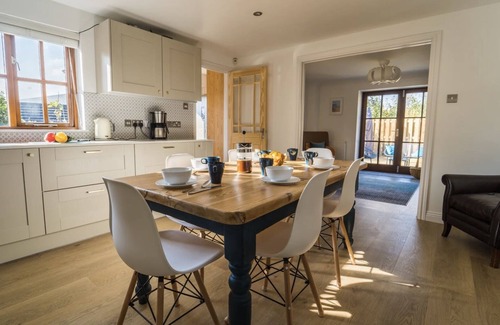 Weare Giffard Cottage | Coast & country luxury cottage in pretty village, w/local pub. Beach 15 mins.
