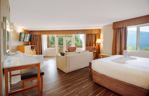 Revelstoke Hotel | Coast Hillcrest Hotel