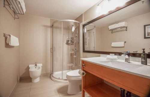 Revelstoke Hotel | Coast Hillcrest Hotel