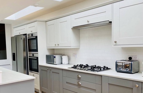 Cromer House | Coast House Cromer - Sleeps 15, hot tub, sea views