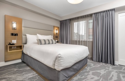 Delta Hotel | Coast Tsawwassen Inn