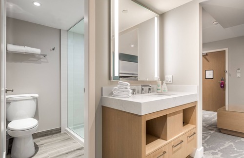 Delta Hotel | Coast Tsawwassen Inn