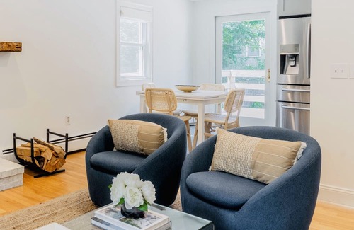 Yarmouth House | Coastal 3 bedroom, 2 bath with pool!