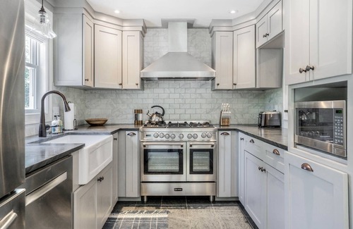 Yarmouth House | Coastal 3 bedroom, 2 bath with pool!