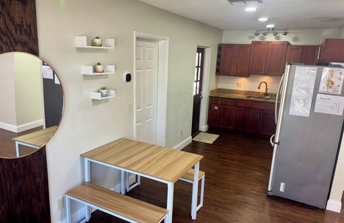 Largo House | Coastal 3-Bedroon Retreat with Heated Pool - 4 mins to Indian Rocks Beach