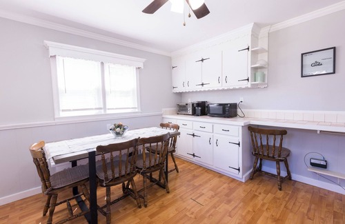 Devon House | Coastal 5BR Home in Milford CT – Family-Friendly, Stylish & Close to Beaches