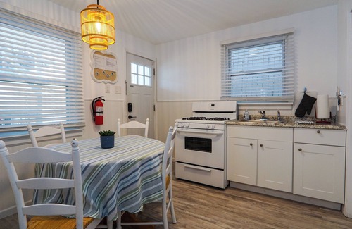 Seaside Heights Apartment | Coastal Beach Block Retreat w/Porch & Parking [1215-3]