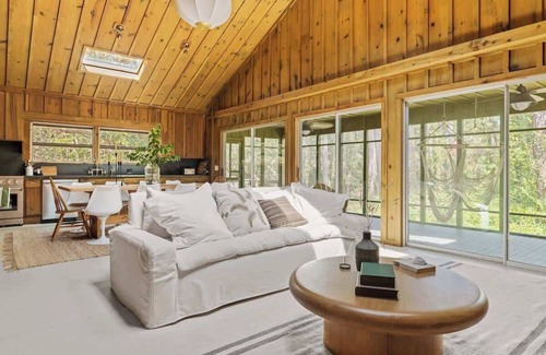 Ocean Hill House | Coastal Beach Cabin, Hot Tub & Walk to Shops!